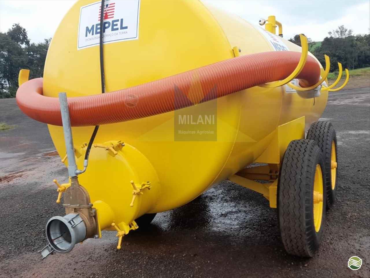 IMPLEMENTOS AGRICOLAS DISTRIBUIDOR ADUBO ORGÂNICO LÍQUIDO Milani Máquinas FRANCISCO BELTRAO PARANÁ PR